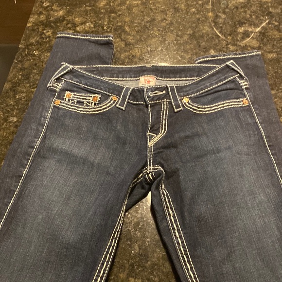 Like new True Religion jean dark blue size 28 super long - Picture 1 of 4